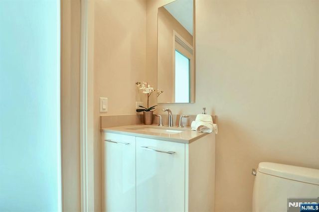 1200 Avenue At Port Imperial 417, Weehawken, NJ 07086