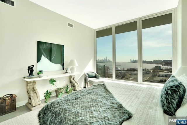 1200 Avenue At Port Imperial 417, Weehawken, NJ 07086