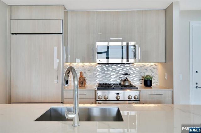 1200 Avenue At Port Imperial 417, Weehawken, NJ 07086
