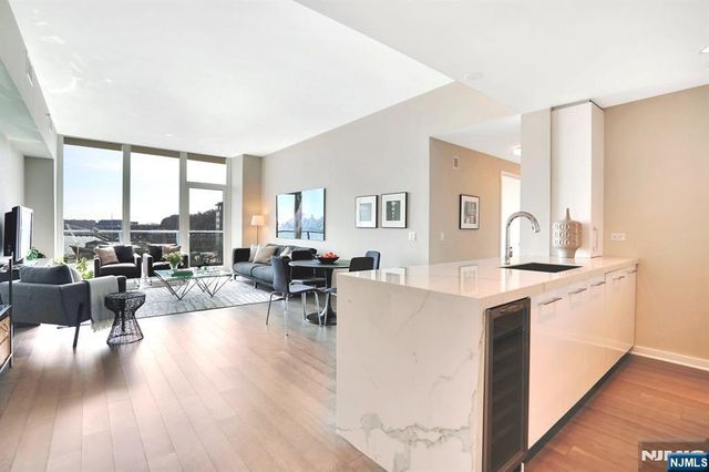 1200 Avenue At Port Imperial 417, Weehawken, NJ 07086