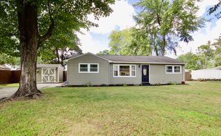 14 Sunridge Dr, Springfield, MA 01118