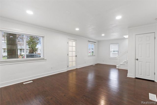 22712 Clairwood Street, Saint Clair Shores, MI 48080
