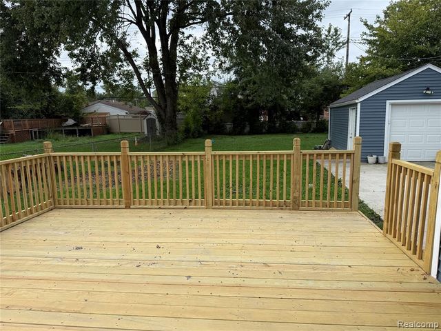 22712 Clairwood Street, Saint Clair Shores, MI 48080