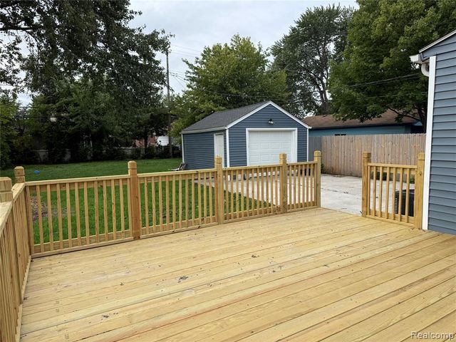 22712 Clairwood Street, Saint Clair Shores, MI 48080