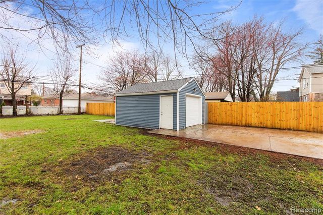 22712 Clairwood Street, Saint Clair Shores, MI 48080