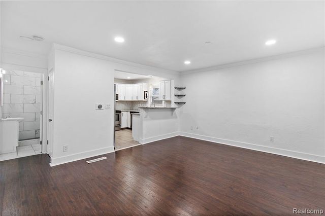 22712 Clairwood Street, Saint Clair Shores, MI 48080