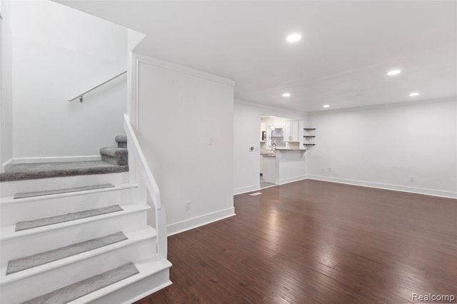22712 Clairwood Street, Saint Clair Shores, MI 48080