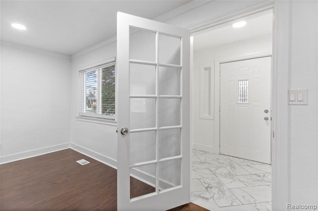 22712 Clairwood Street, Saint Clair Shores, MI 48080