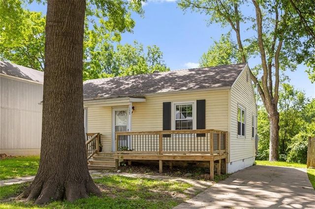 1225 43rd Street, Kansas City, MO 64116