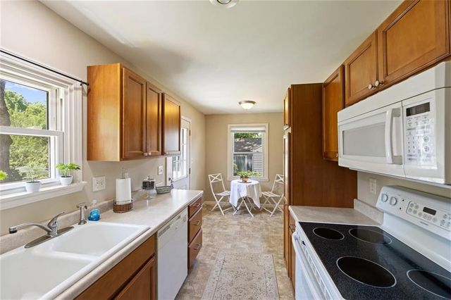 1225 43rd Street, Kansas City, MO 64116