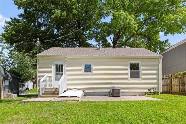 1225 43rd Street, Kansas City, MO 64116