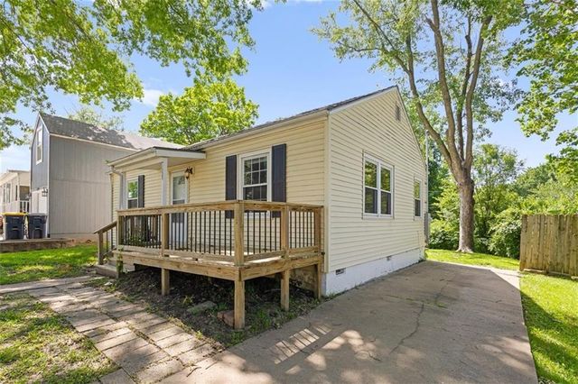 1225 43rd Street, Kansas City, MO 64116