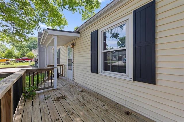 1225 43rd Street, Kansas City, MO 64116
