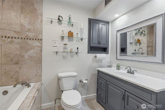 6878 Helena Drive NE, Bremerton, WA 98311