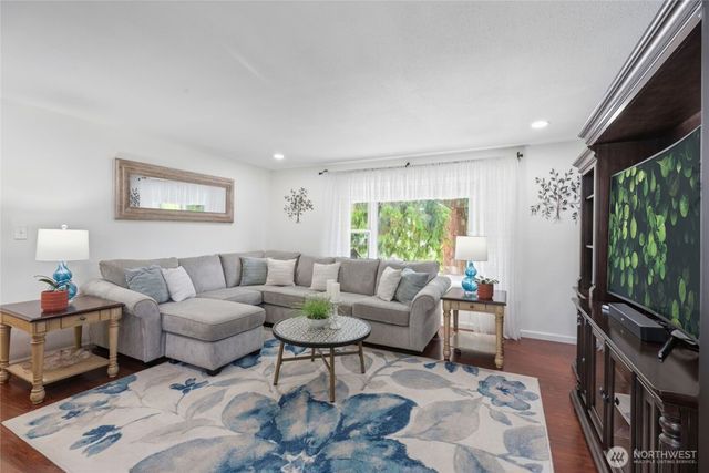 6878 Helena Drive NE, Bremerton, WA 98311
