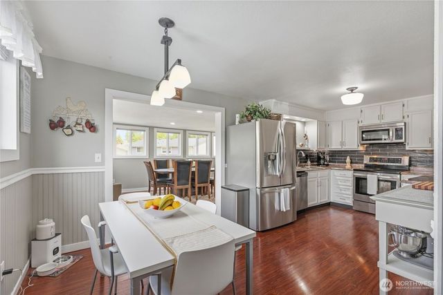 6878 Helena Drive NE, Bremerton, WA 98311