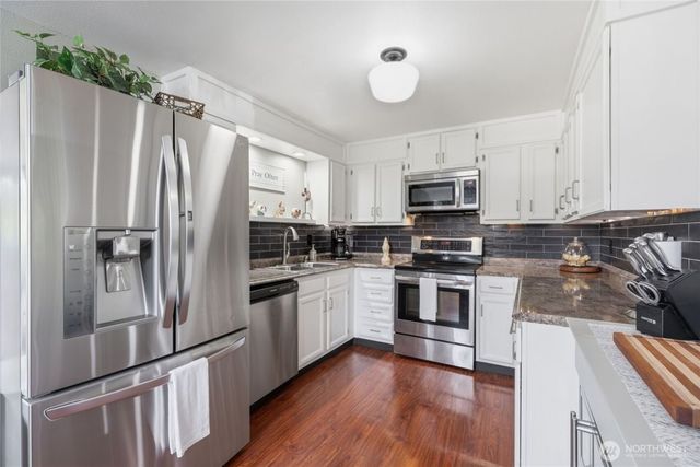 6878 Helena Drive NE, Bremerton, WA 98311
