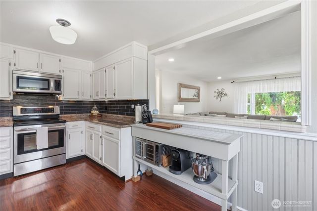 6878 Helena Drive NE, Bremerton, WA 98311