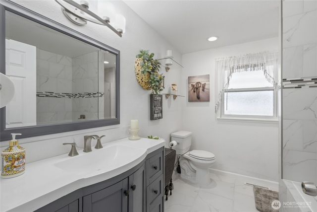 6878 Helena Drive NE, Bremerton, WA 98311