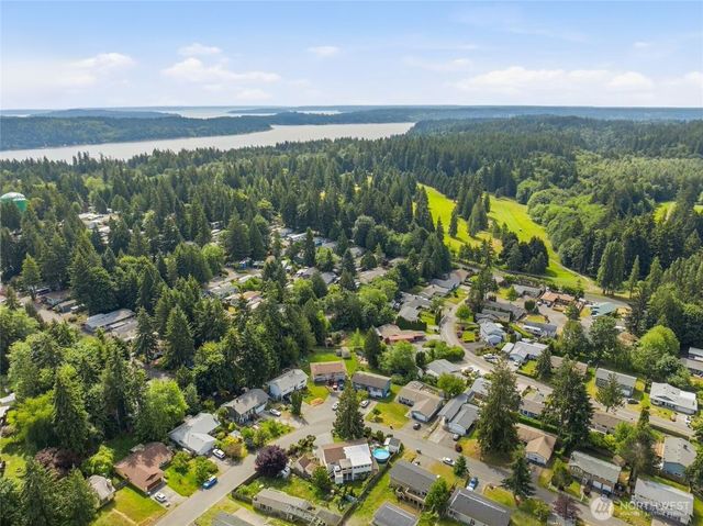 6878 Helena Drive NE, Bremerton, WA 98311