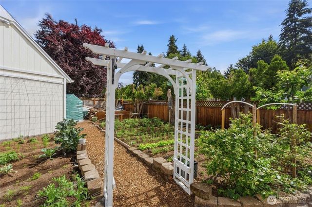 6878 Helena Drive NE, Bremerton, WA 98311