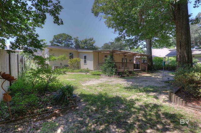 301 Perdido Avenue, Fairhope, AL 36532