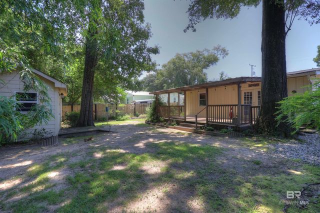 301 Perdido Avenue, Fairhope, AL 36532