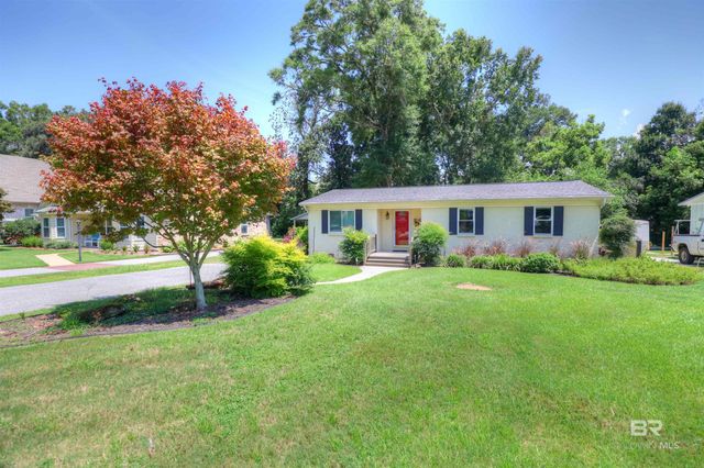 301 Perdido Avenue, Fairhope, AL 36532