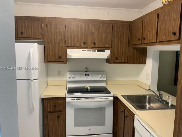 9311 Orange Grove Dr 405, Davie, FL 33324