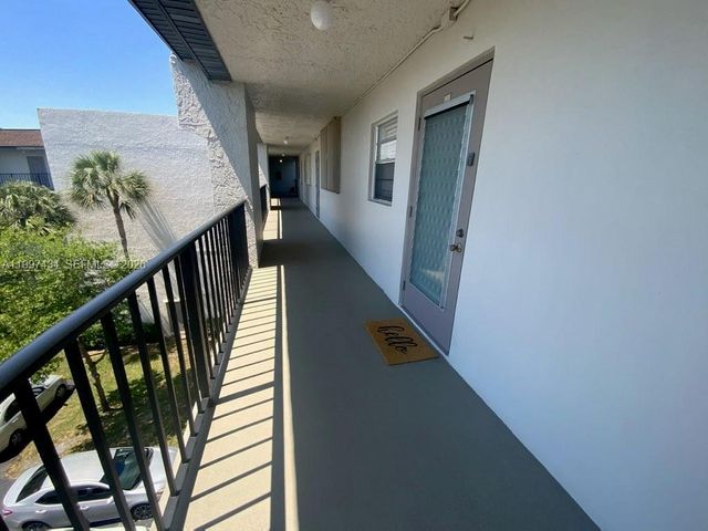 9311 Orange Grove Dr 405, Davie, FL 33324