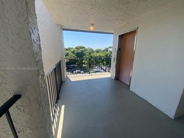 9311 Orange Grove Dr 405, Davie, FL 33324