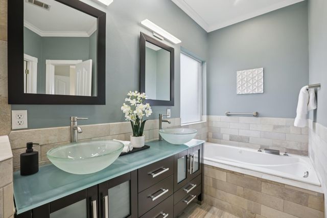 21002 Boggy Ford RD, Lago Vista, TX 78645