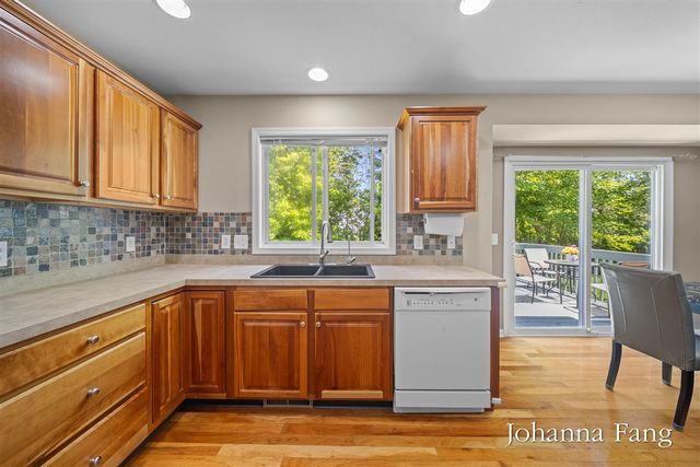 3673 Maple Hurst Drive, Grand Rapids, MI 49512