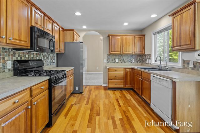 3673 Maple Hurst Drive, Grand Rapids, MI 49512
