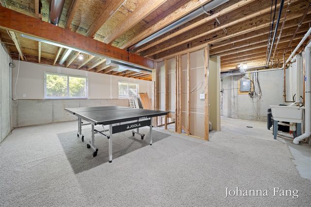 3673 Maple Hurst Drive, Grand Rapids, MI 49512
