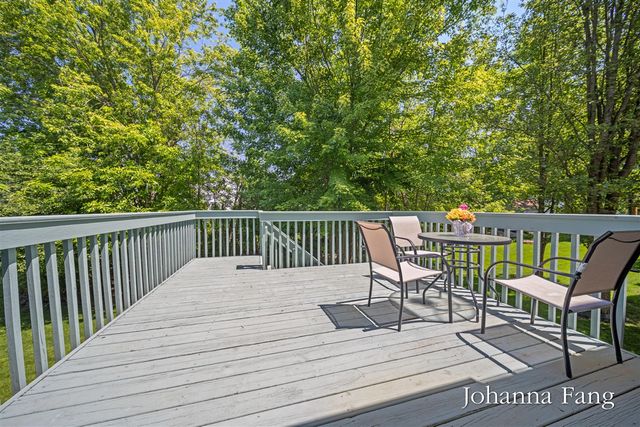 3673 Maple Hurst Drive, Grand Rapids, MI 49512