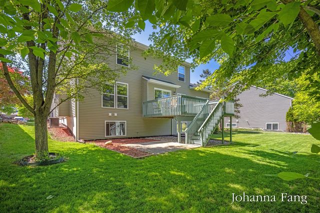 3673 Maple Hurst Drive, Grand Rapids, MI 49512