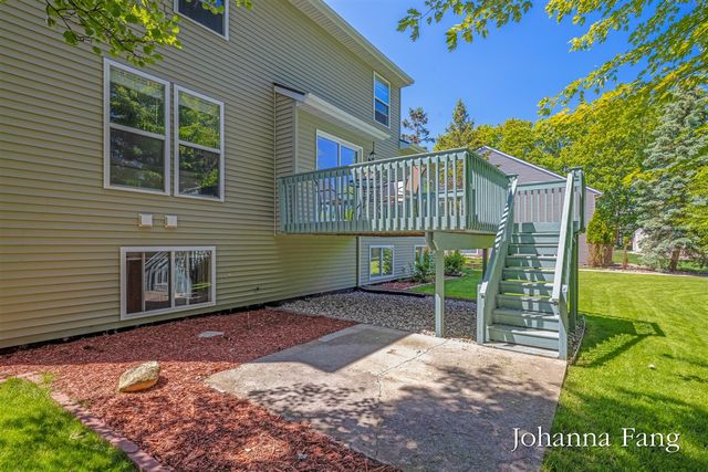3673 Maple Hurst Drive, Grand Rapids, MI 49512