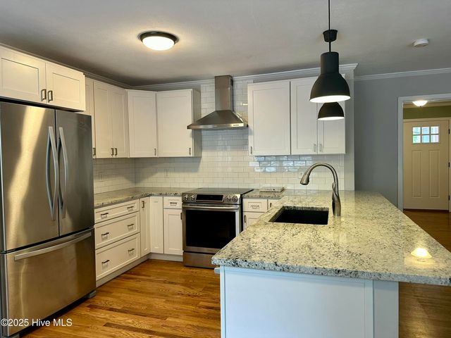 6 Briarwood Place, Pinehurst, NC 28374