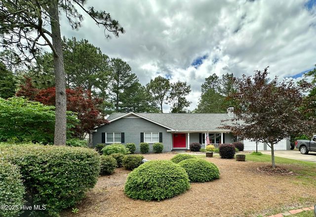 6 Briarwood Place, Pinehurst, NC 28374