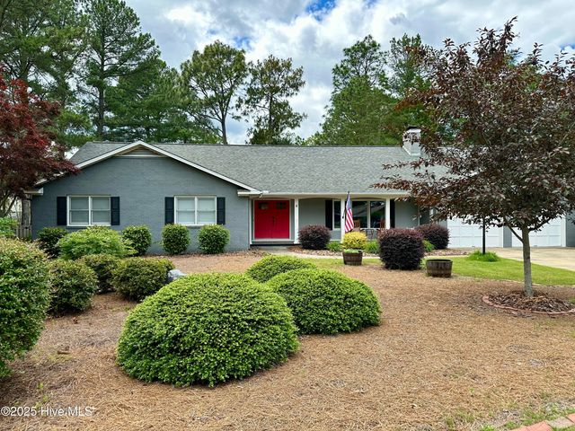 6 Briarwood Place, Pinehurst, NC 28374