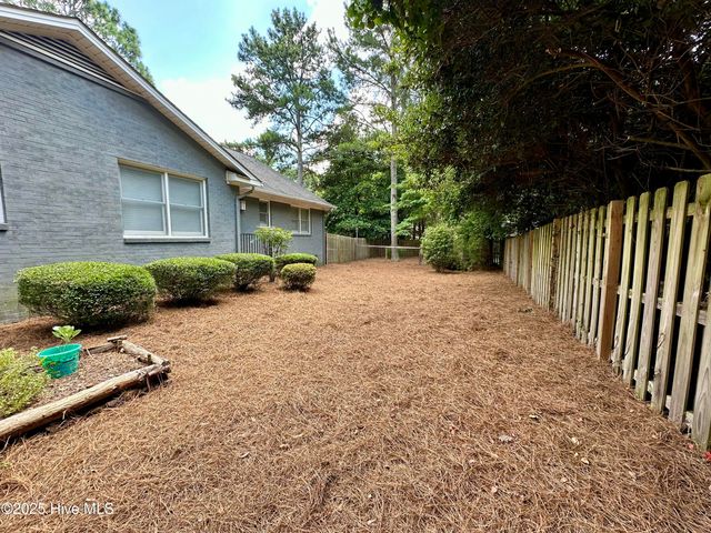 6 Briarwood Place, Pinehurst, NC 28374