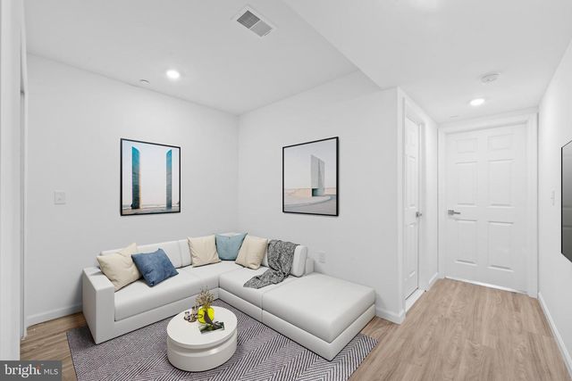 917 N 43RD ST, Philadelphia, PA 19104