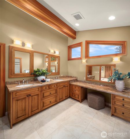 4544 49th Avenue NE, Seattle, WA 98105