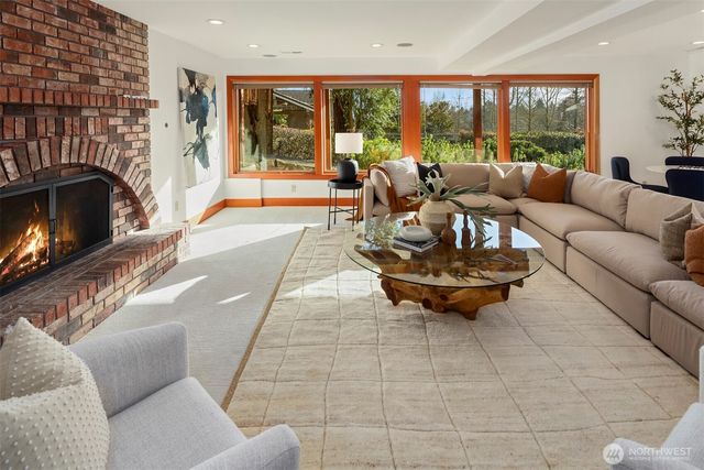 4544 49th Avenue NE, Seattle, WA 98105