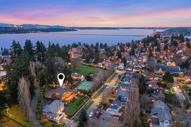 4544 49th Avenue NE, Seattle, WA 98105