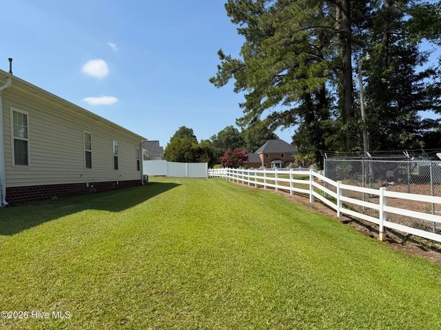 2059 Briarwood Drive, Kinston, NC 28501
