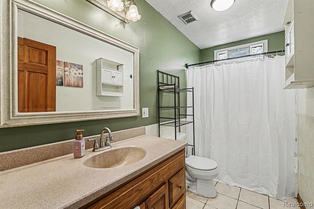 1405 Swarthout Road, Pinckney, MI 48169