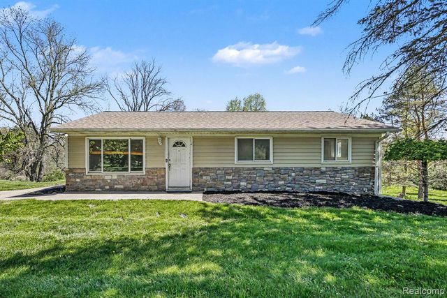 1405 Swarthout Road, Pinckney, MI 48169