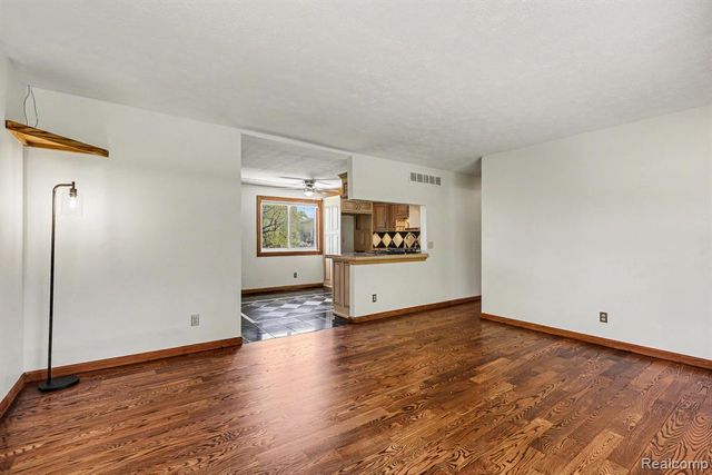 1405 Swarthout Road, Pinckney, MI 48169